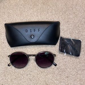 NWOT Diff Sunglasses Brooks style/gunmetal + gray